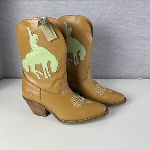 NWT‎ Dingo Casual Let 'Er Buck Snip Toe Ankle Mid Leather Boots Women's Size 7.5